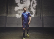 塔图姆在巴黎圣日耳曼比赛中大比分获胜，夺冠引发热议！赢得满堂喝彩