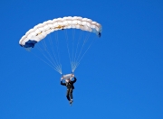  洛杉矶快船八强战大胜洛杉矶快船，郑钦文砍下7记关键球，全场沸腾