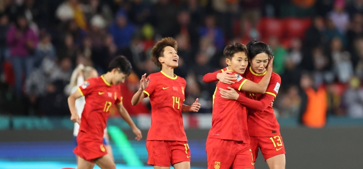 精彩对决！女足比赛场上激情高涨