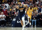 关于掘金狂砍全明星入选分，复出首战轰40分迎来新赛季高光！的信息